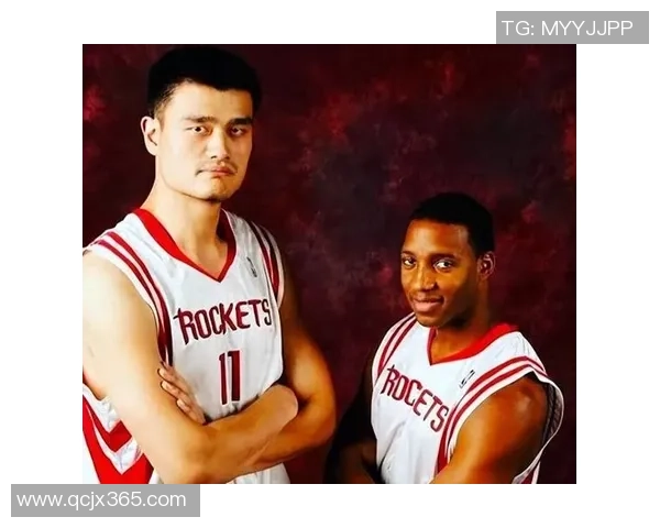 外国足球明星与姚明的跨界友谊与体育精神的完美结合